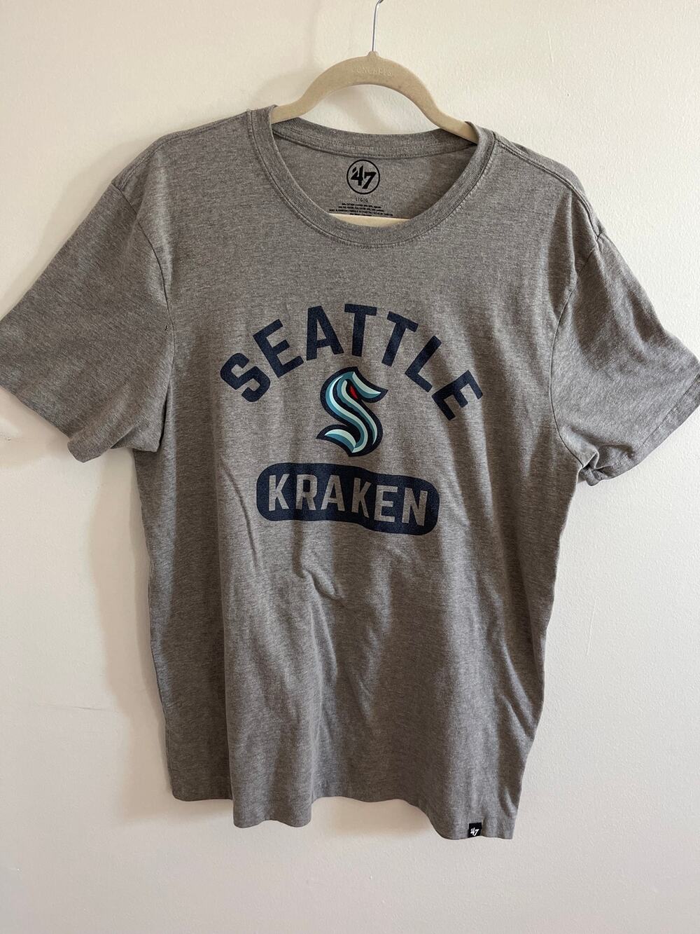 Seattle Kraken T-shirt large
